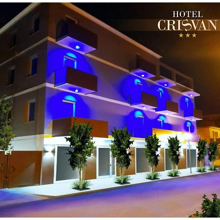 Hotel Crisvan Римини Экстерьер фото